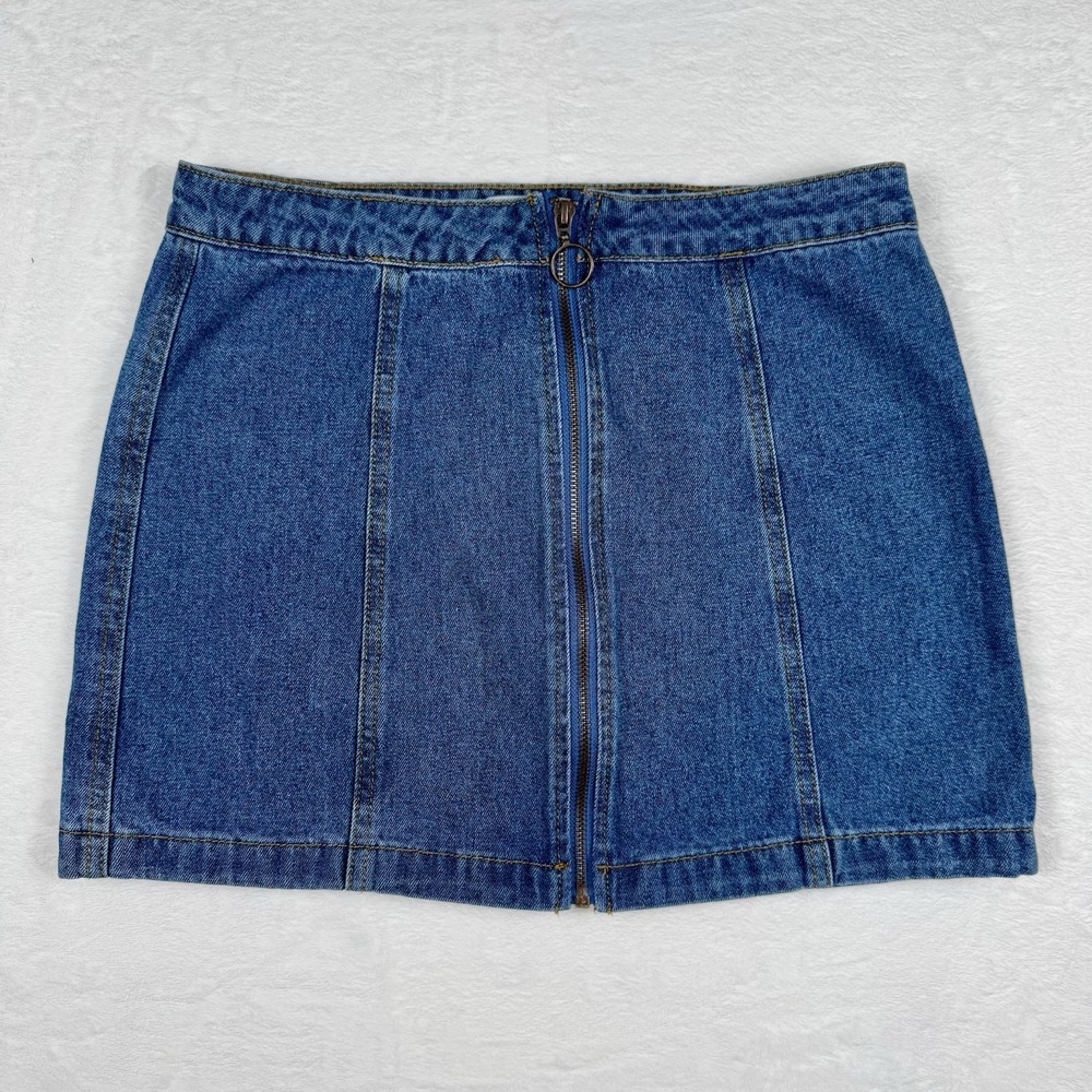 Forever 21, Women's Size Medium, Medium Wash Blue Denim Mini Skirt